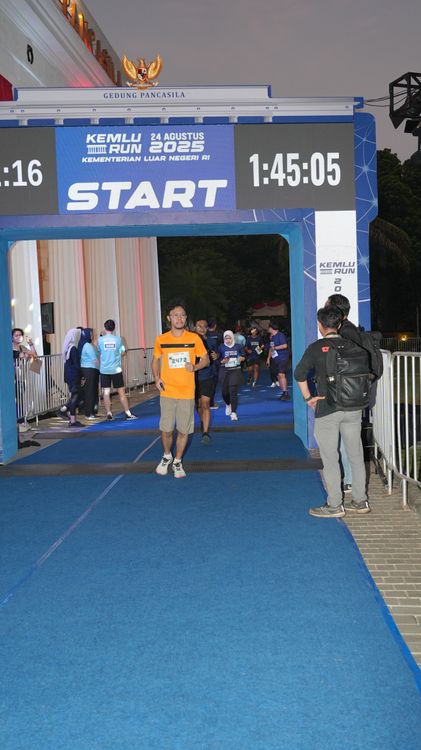 Race photo from KEMLU RUN 2025