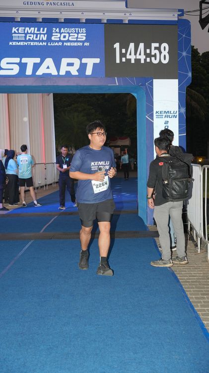 Race photo from KEMLU RUN 2025