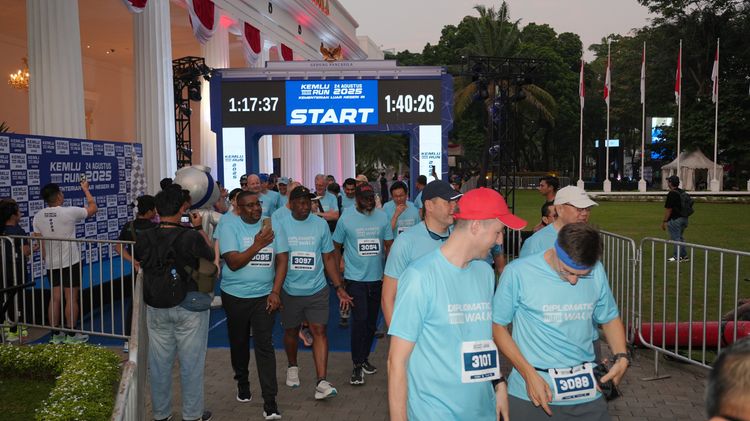 Race photo from KEMLU RUN 2025