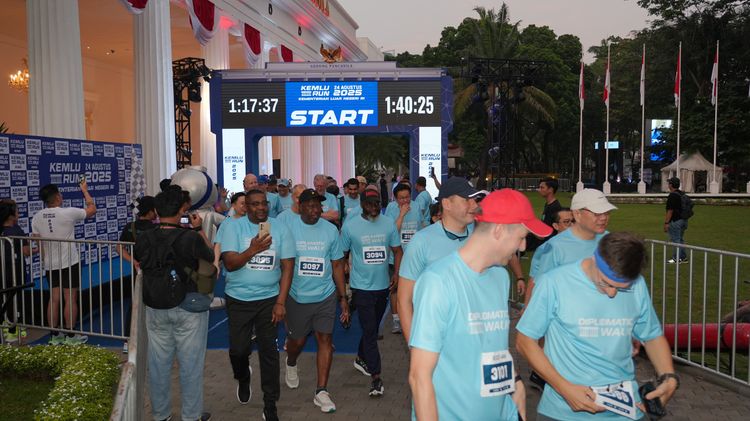 Race photo from KEMLU RUN 2025