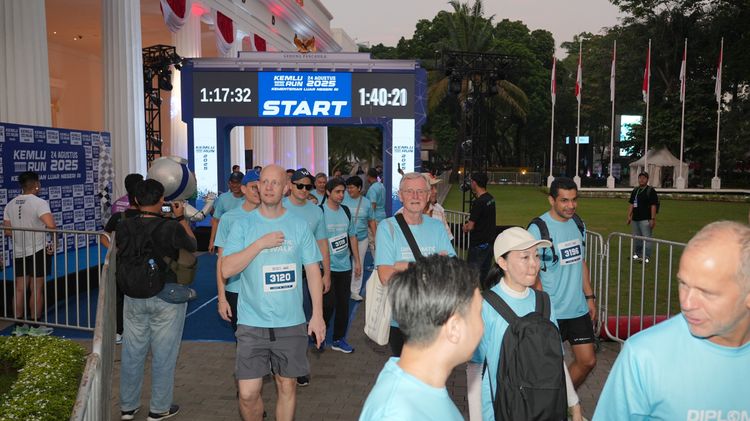 Race photo from KEMLU RUN 2025