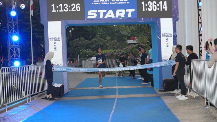 Race photo from KEMLU RUN 2025
