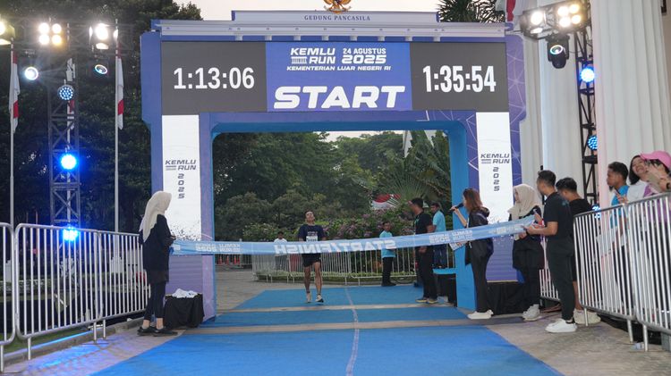 Race photo from KEMLU RUN 2025
