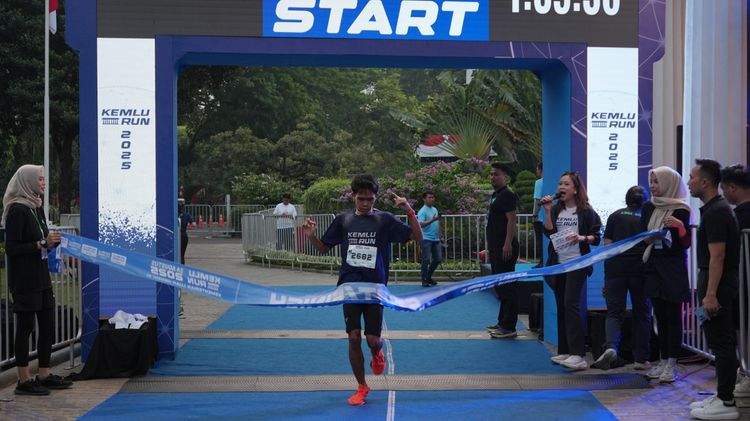 Race photo from KEMLU RUN 2025