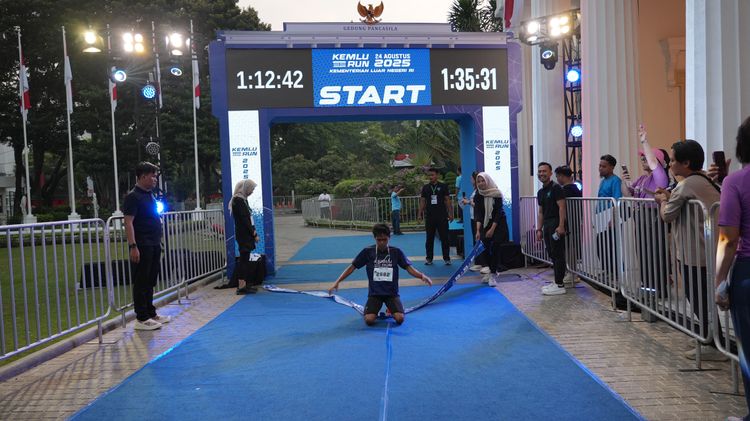 Race photo from KEMLU RUN 2025