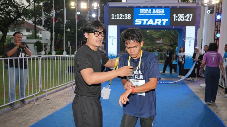 Race photo from KEMLU RUN 2025