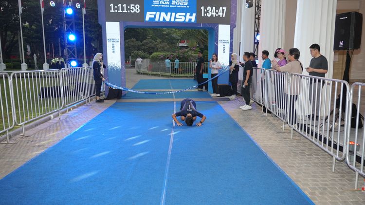 Race photo from KEMLU RUN 2025