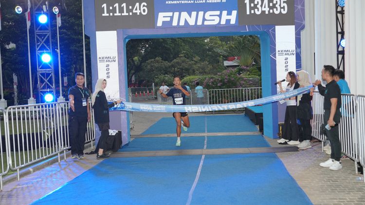 Race photo from KEMLU RUN 2025