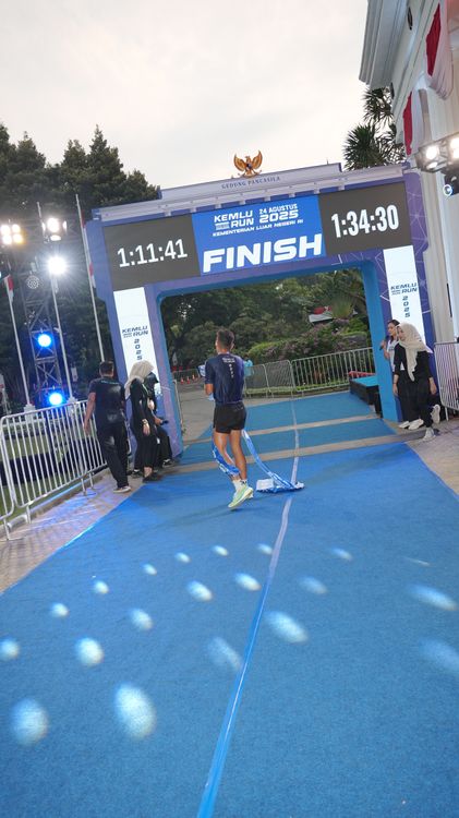 Race photo from KEMLU RUN 2025