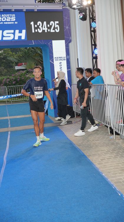 Race photo from KEMLU RUN 2025