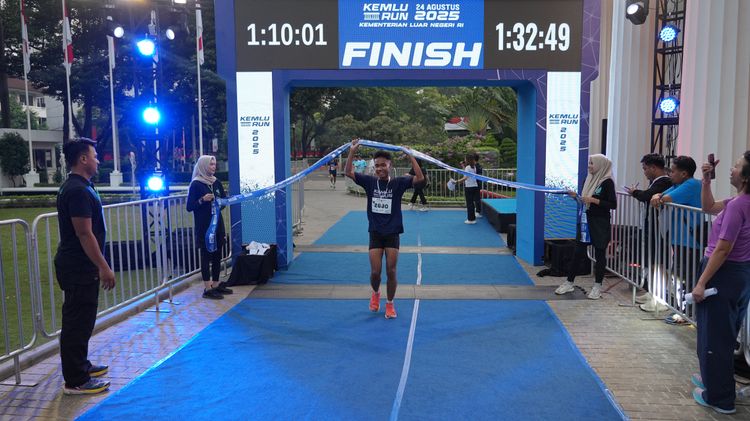 Race photo from KEMLU RUN 2025