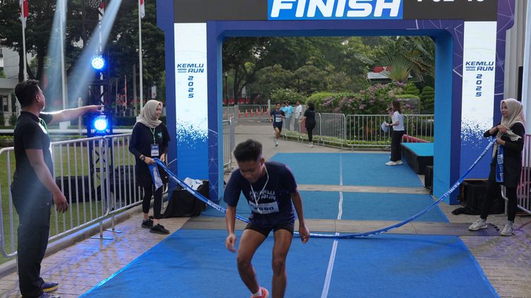 Race photo from KEMLU RUN 2025