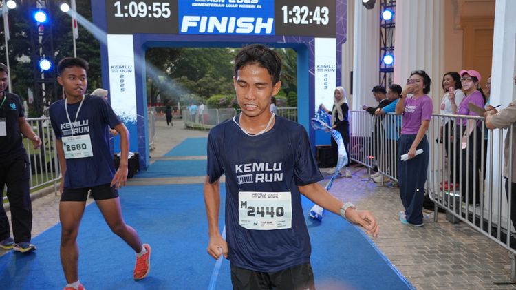 Race photo from KEMLU RUN 2025