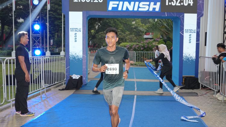 Race photo from KEMLU RUN 2025