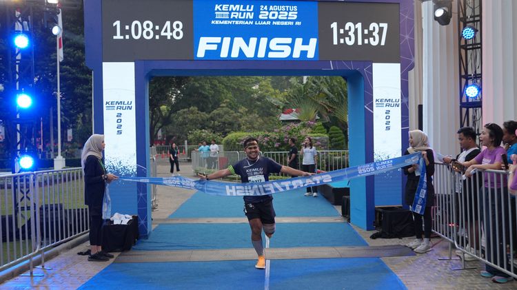 Race photo from KEMLU RUN 2025