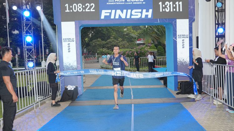 Race photo from KEMLU RUN 2025