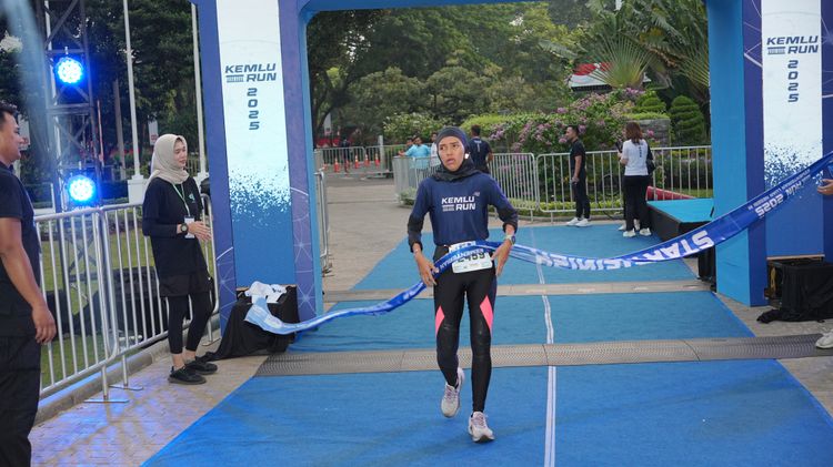 Race photo from KEMLU RUN 2025