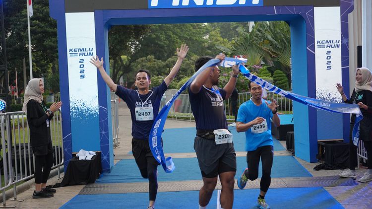 Race photo from KEMLU RUN 2025