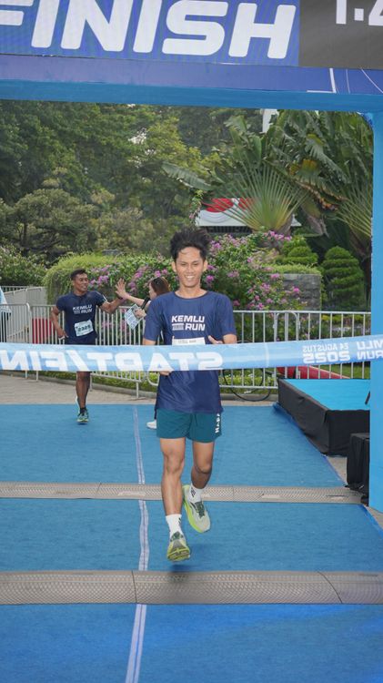 Race photo from KEMLU RUN 2025