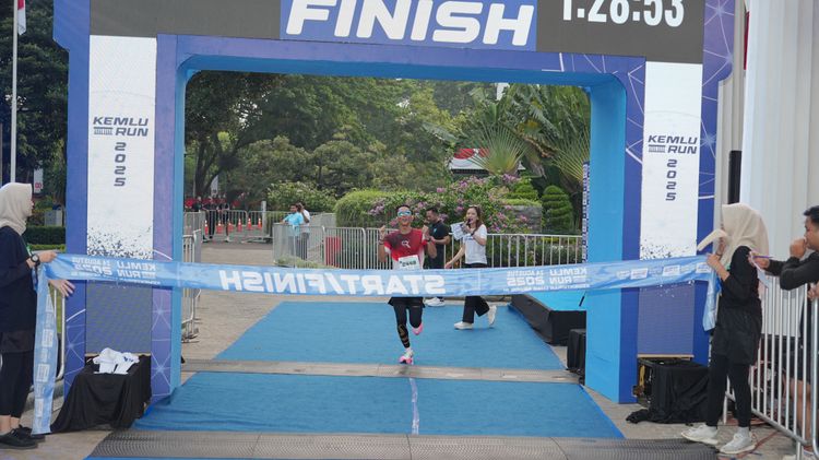 Race photo from KEMLU RUN 2025