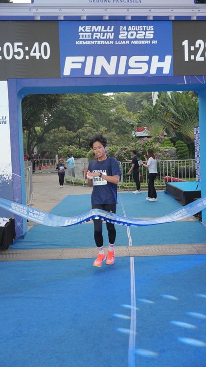 Race photo from KEMLU RUN 2025