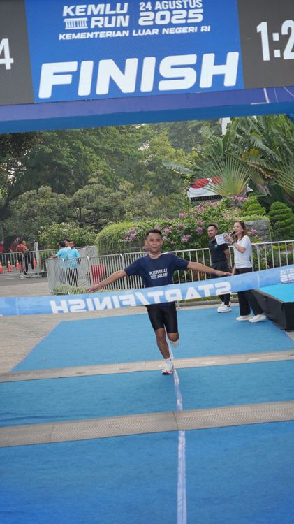 Race photo from KEMLU RUN 2025