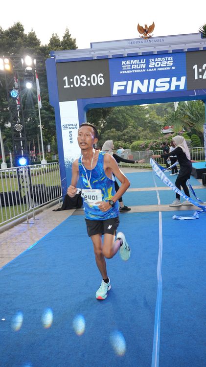 Race photo from KEMLU RUN 2025