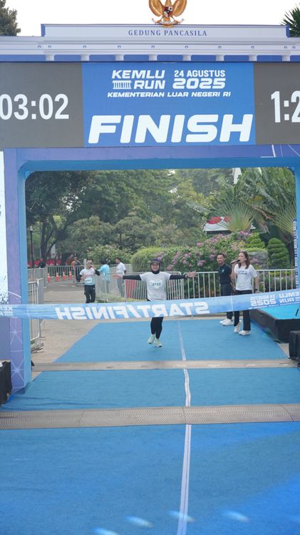 Race photo from KEMLU RUN 2025