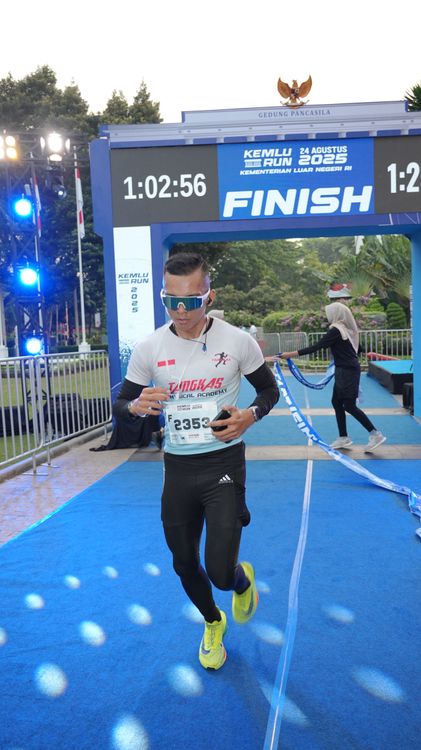 Race photo from KEMLU RUN 2025