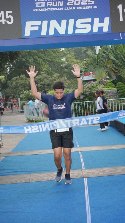 Race photo from KEMLU RUN 2025