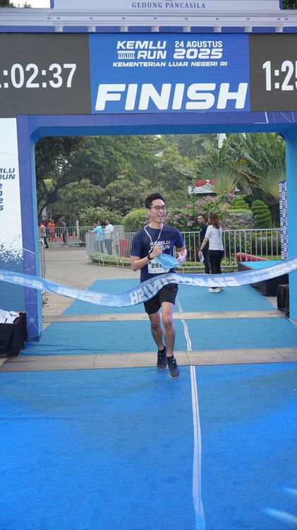Race photo from KEMLU RUN 2025