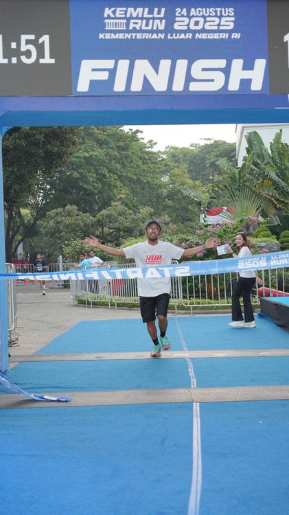 Race photo from KEMLU RUN 2025