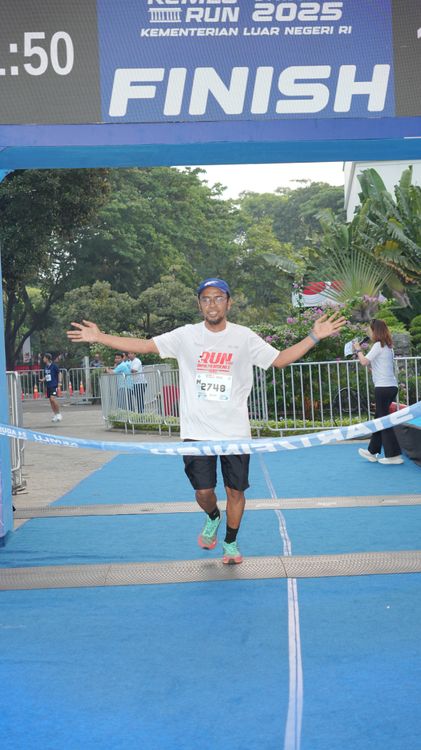 Race photo from KEMLU RUN 2025
