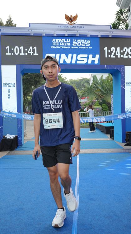 Race photo from KEMLU RUN 2025
