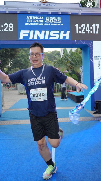 Race photo from KEMLU RUN 2025