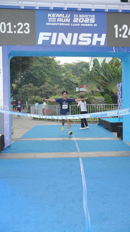 Race photo from KEMLU RUN 2025