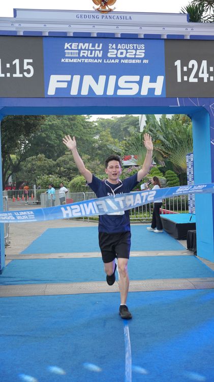 Race photo from KEMLU RUN 2025