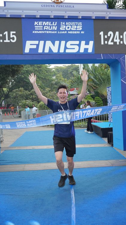 Race photo from KEMLU RUN 2025