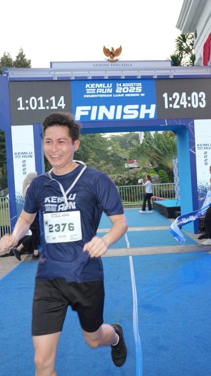 Race photo from KEMLU RUN 2025