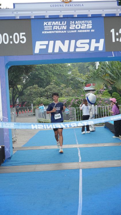 Race photo from KEMLU RUN 2025