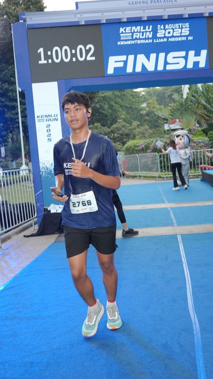 Race photo from KEMLU RUN 2025