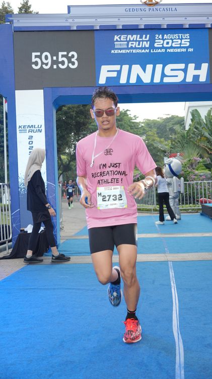 Race photo from KEMLU RUN 2025