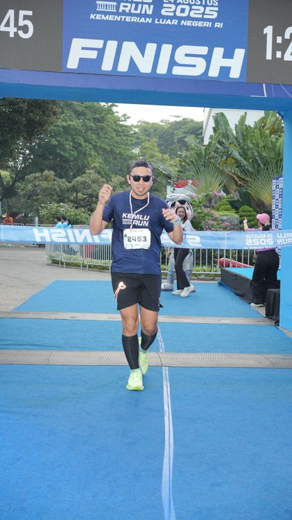 Race photo from KEMLU RUN 2025