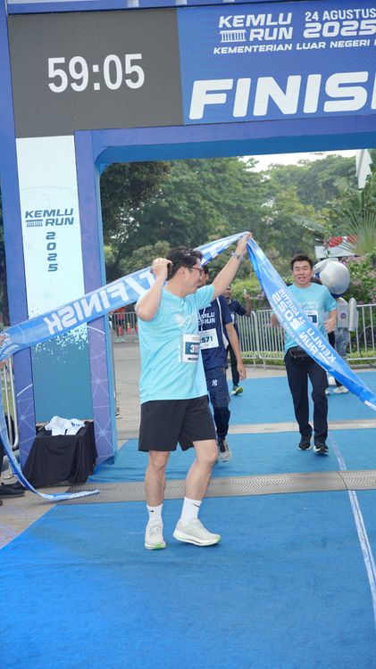 Race photo from KEMLU RUN 2025