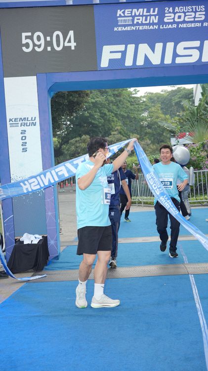 Race photo from KEMLU RUN 2025