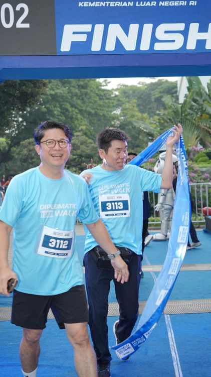 Race photo from KEMLU RUN 2025