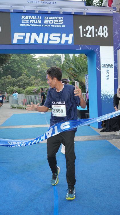 Race photo from KEMLU RUN 2025