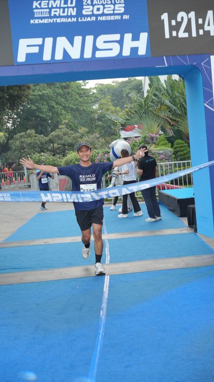 Race photo from KEMLU RUN 2025
