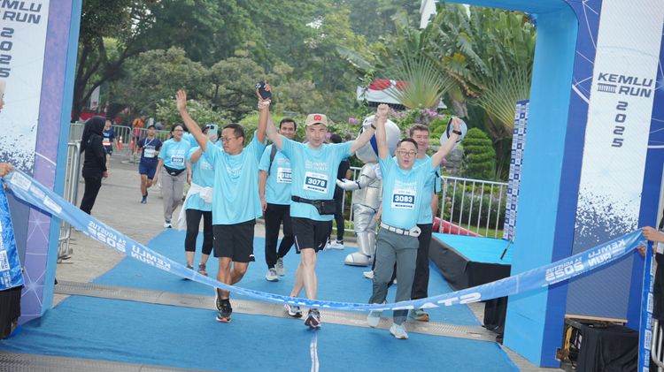 Race photo from KEMLU RUN 2025