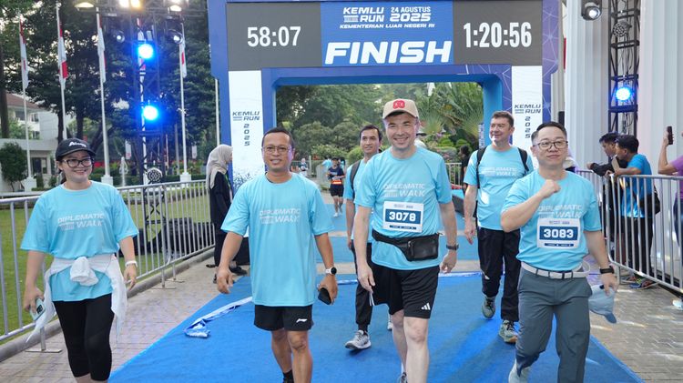 Race photo from KEMLU RUN 2025